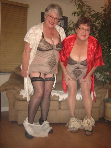 Amateur granny Girdle Goddess & another nan model matching lingerie in nylons 74979221