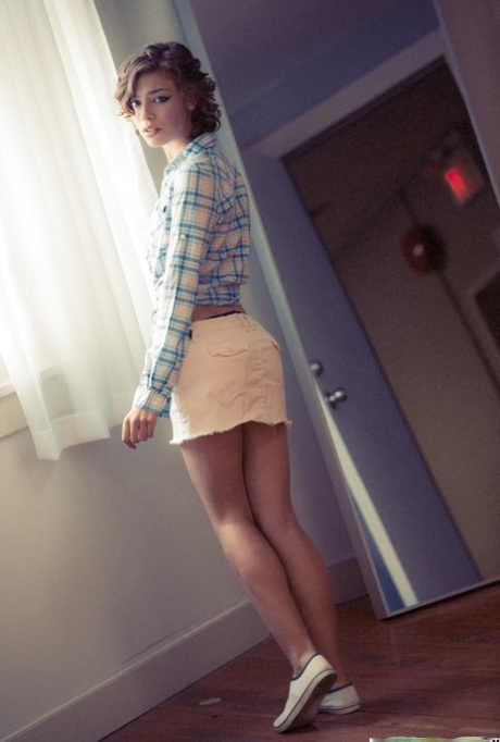Beautiful girl Angle Mine unveils her firm breasts while wearing a miniskirt 93986503