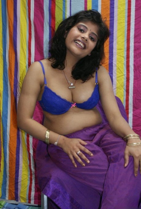 Cute Indian woman Rupali gets completely naked during solo action 75475464